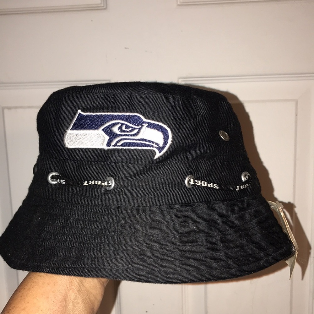 NWT Women’s (or Unisex?) NFL Seahawks Bucket Hat